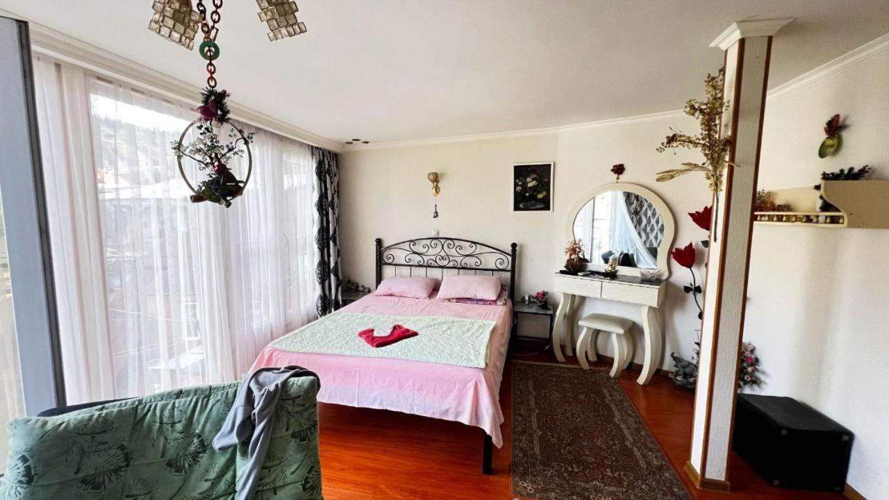 טביליסי Hotel Lika מראה חיצוני תמונה