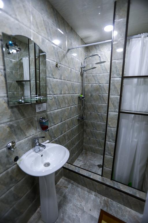 טביליסי Hotel Lika מראה חיצוני תמונה